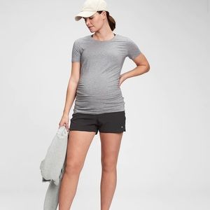 Gap maternity 3.5-inch workout shorts
